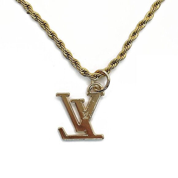 Authentic Louis Vuitton LV Monogram Charm Pendant Necklace Gold Plated Chain - Picture 7 of 9